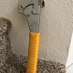 Hammer Tacker
