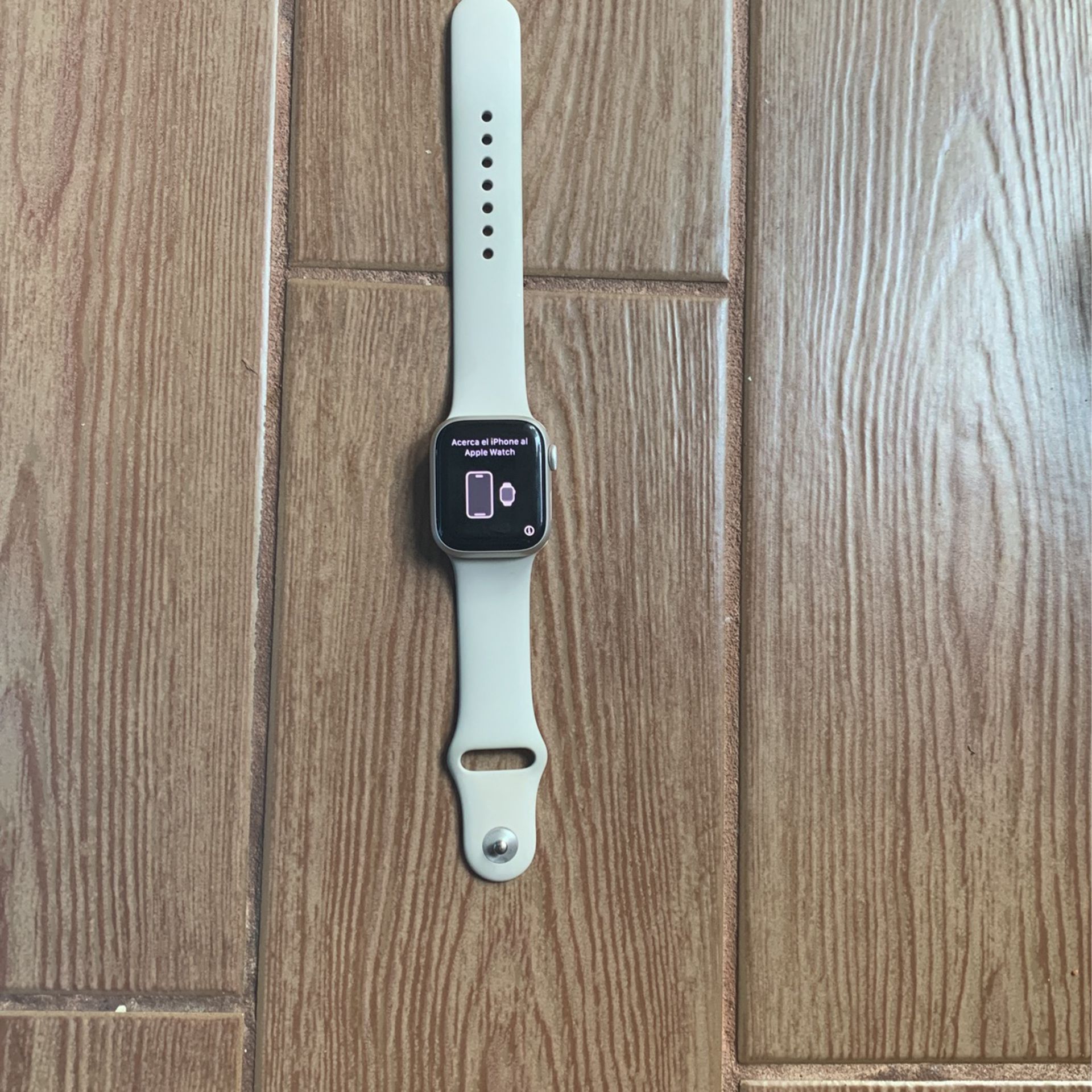 White Apple Watch Gen 7 