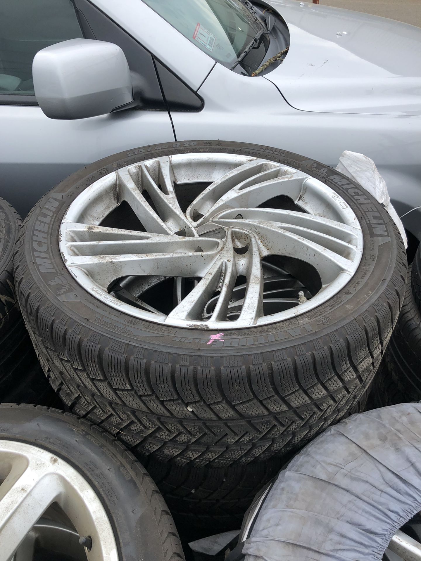 Porsche Cayenne turbo wheels with tires
