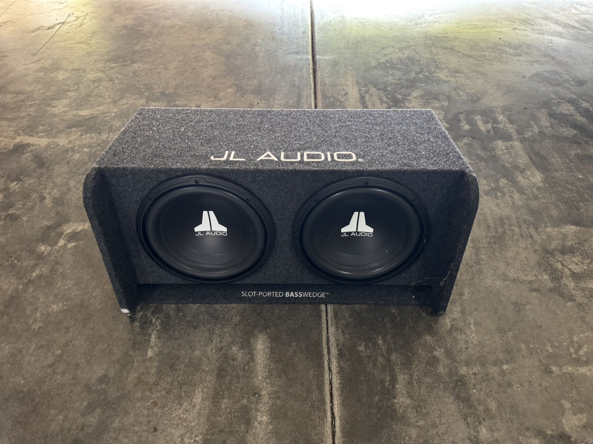 JL Audio CP212-W0v3. ( Dual 12’ )