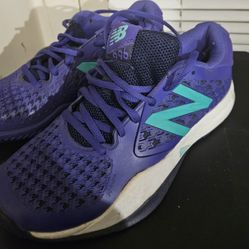 Womens New Balance Tennis Shoes