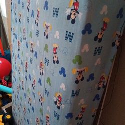 Crib Bed + 6 Fitted Sheets