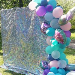 Shimmer Backdrop With Balloons Garland