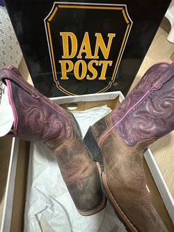 Dam post boots girls