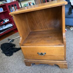 End Table/Nightstand  -FREE