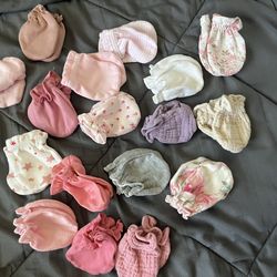 Babygirl Mittens