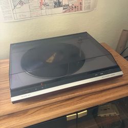 Bang & Olufsen Beogram 3404 Turntable