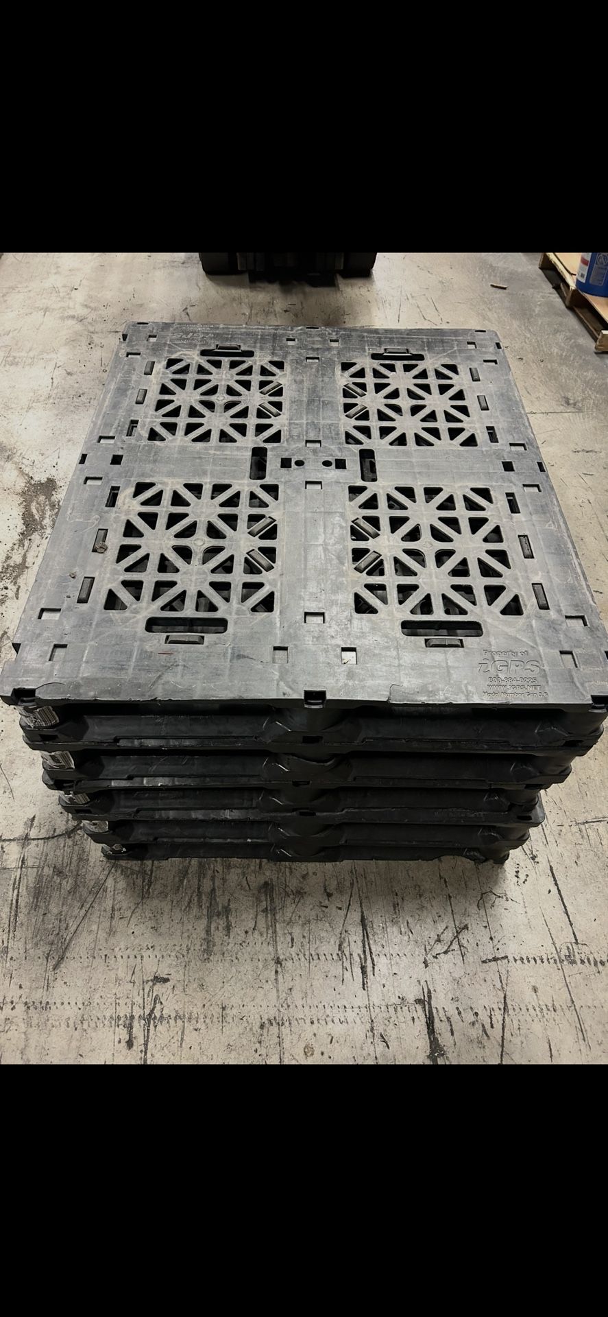 HEAVY DUTY PLASTIC PALLETS 48x40 $15 EACH DELIVERY AVAILABLE $$$
