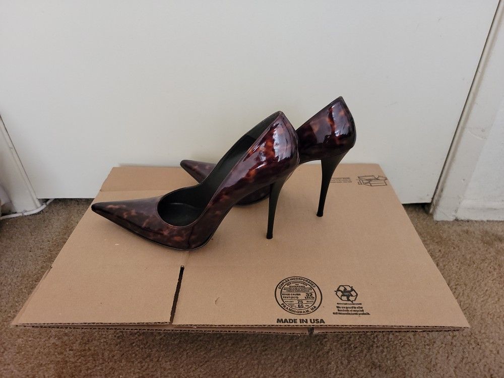RARE! Stuart Weitzman Fever Tortious Pumps