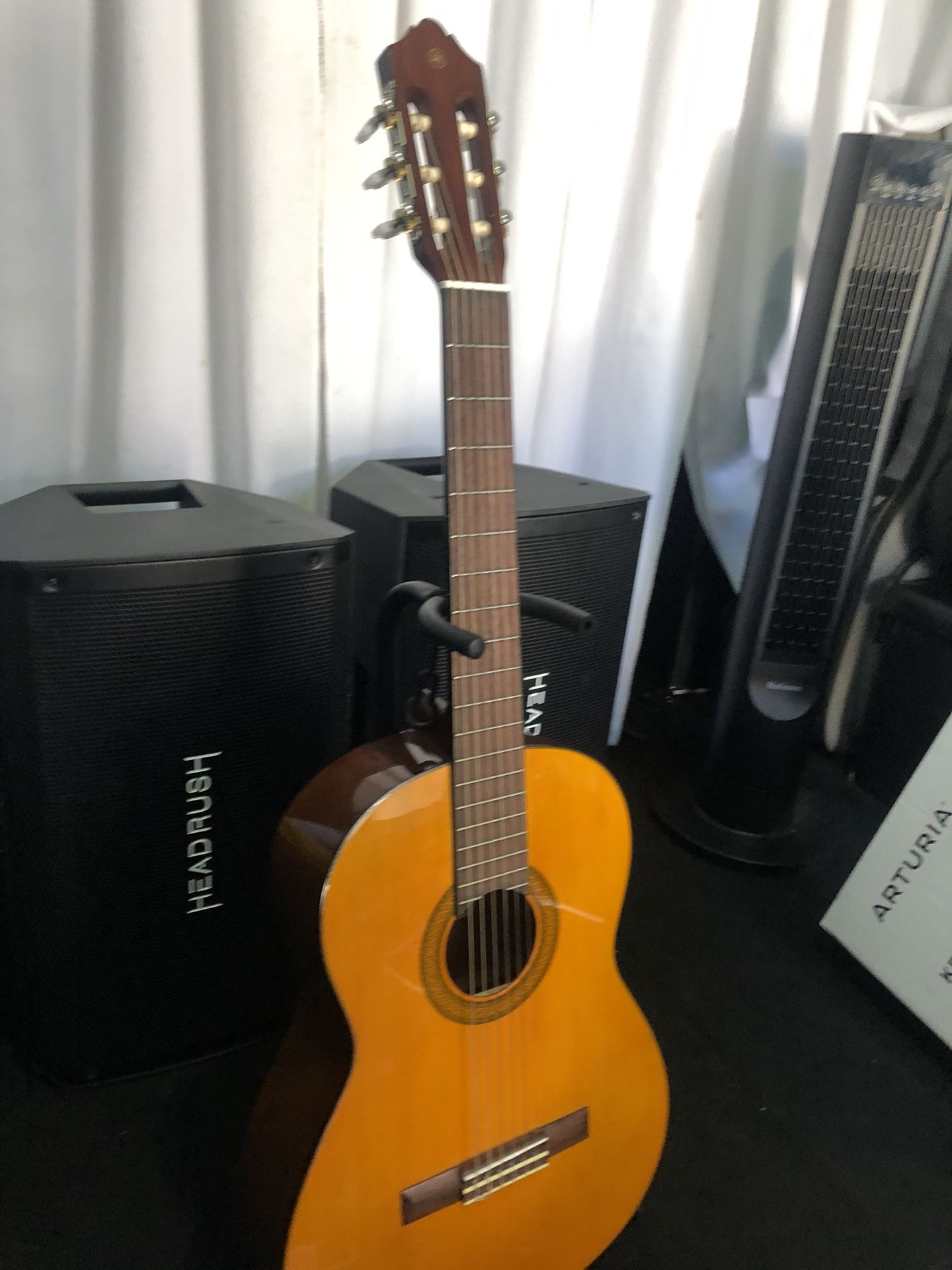 Guitarra Yamaha Clasica