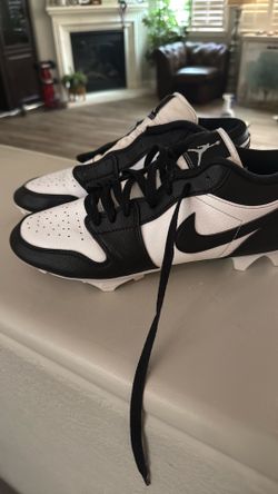 Nike football cleats Size 9 men