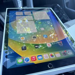 iPad Pro 12.9 inch 1st Gen WiFi 