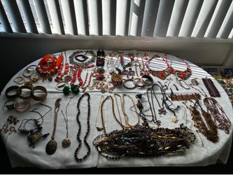 Huge Lot of Vintage/Modern Jewelry