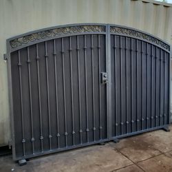 Used heavy duty  double gate 11'x6"