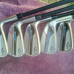 Callaway Paradym Smoke AI Irons 6-PW. Cypher 60 graphite regular shafts