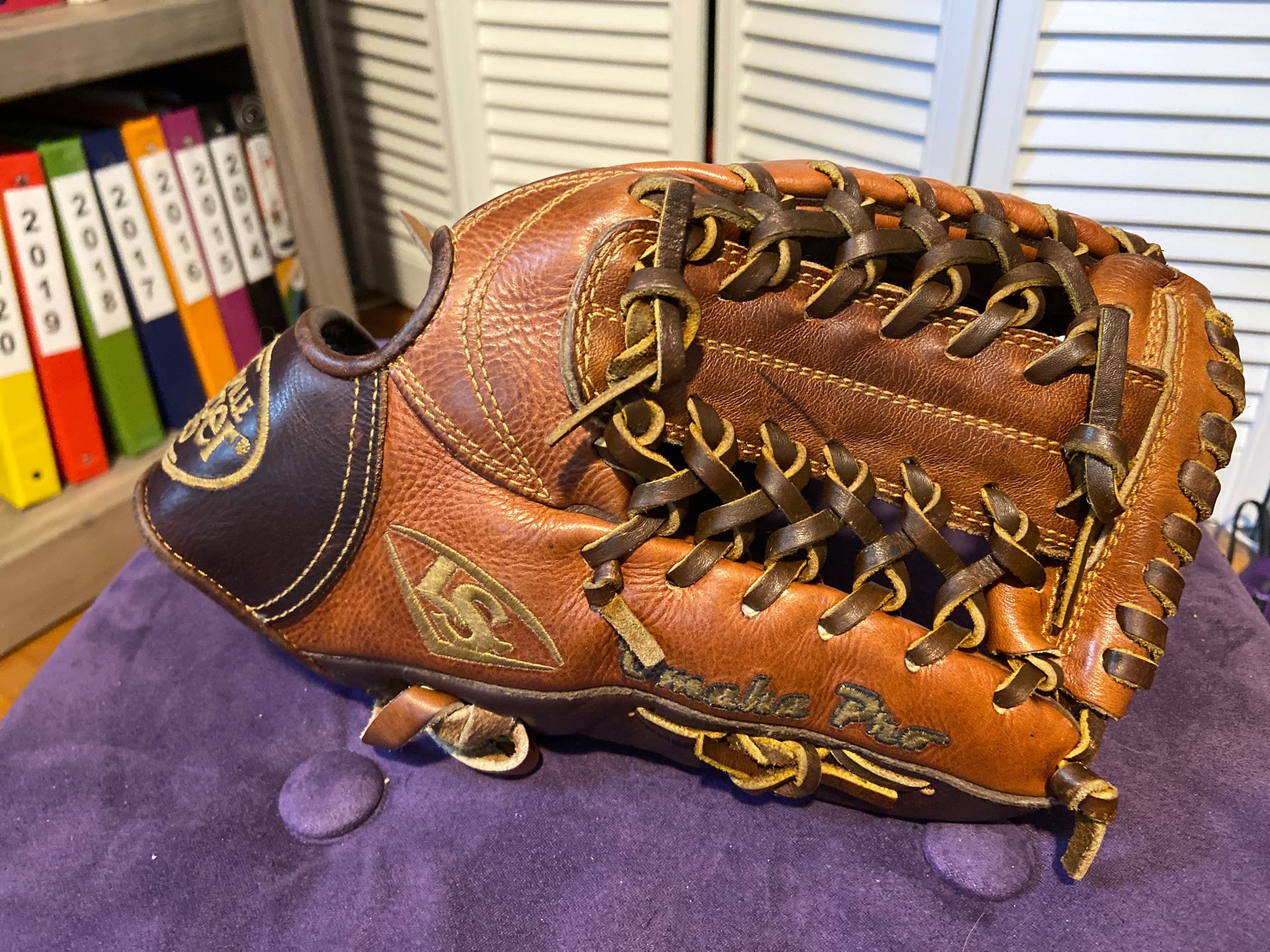 Louisville Slugger Omaha Pro 11.5” baseball glove