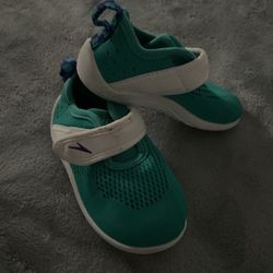 Toodler Girl Watershoes