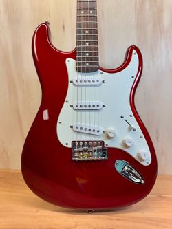 Gorgeous Fender Squier Affinity Stratocaster Solid Body Electric Guitar in Red Candy Apple. (Professionally Serviced and Setup)