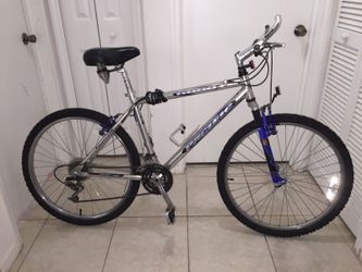 6000 pacific mountain bike for Sale in Homestead FL OfferUp