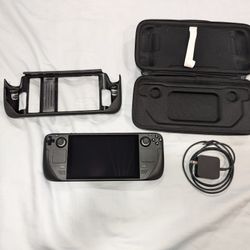 Steam Deck + Accessories 