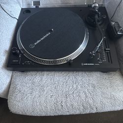 Audio-Technica AT-LP120XBT-USB Turntable + 2 Extra VM95E/H Cartridges – Like New