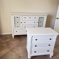 Night Stand, Mirror, Bed, and drawer