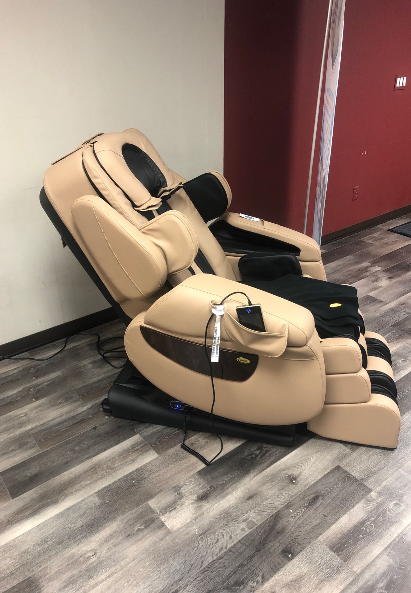 Luraco iRobotics 7 PLUS Massage Chair for Sale in Westminster, CA OfferUp