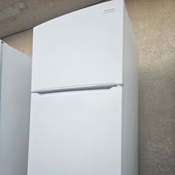 2020 Frigidare Refrigerator Working Perfectly Fine Very Clean Super Capacity I Can Deliver To You 90 Days Warranty 
