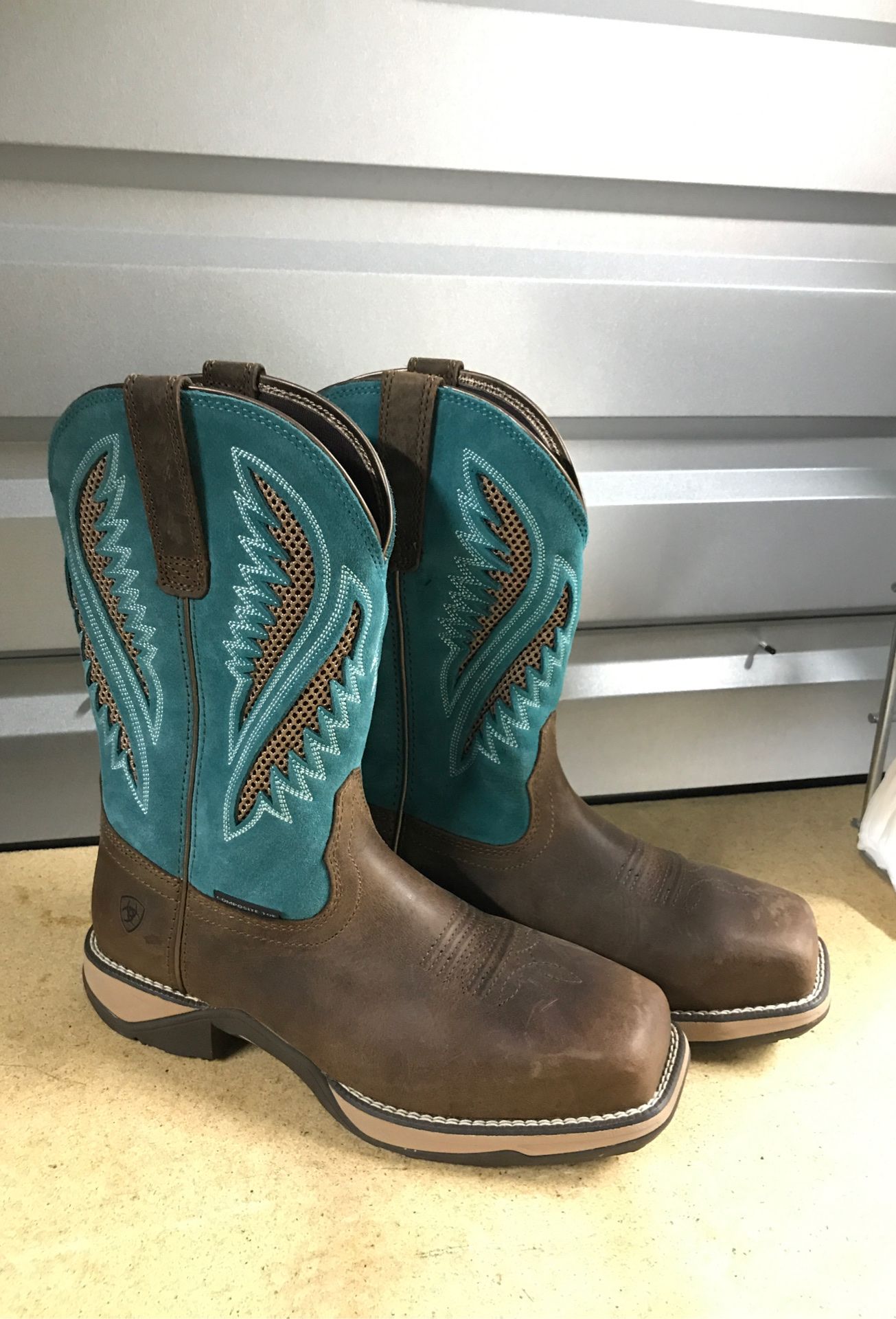 Ariat boots|size 8| work boots