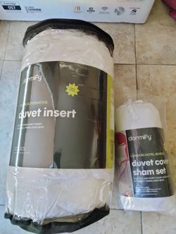 Dormify Blanket And Duvet Set SizeTwin / XL NEW