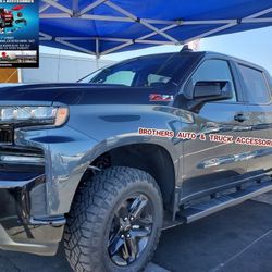 Running Board Side Step Estribos Trifold
Tapas para Trocas