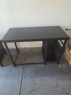 Black Desk