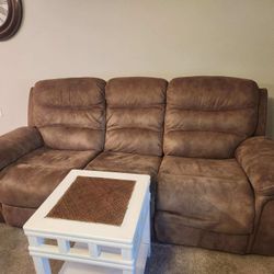 Electric Reclining Couch 