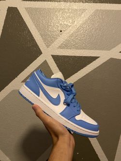 Jordan 1 unc low sz9 WOMANS