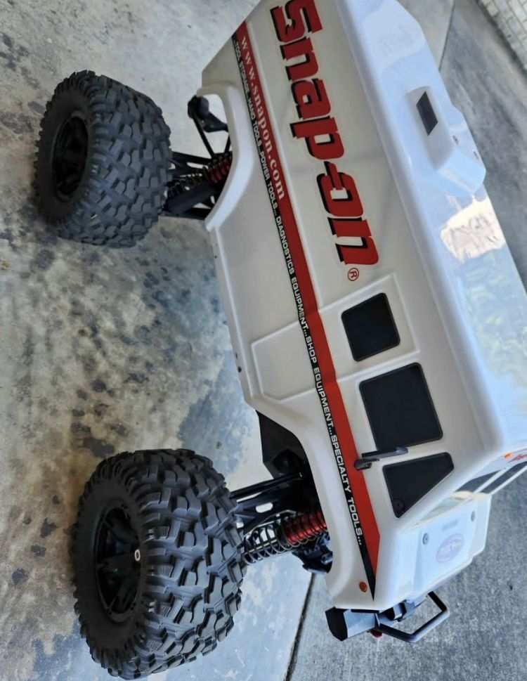 Traxxas X-maxx 8s Snap-On van w extras