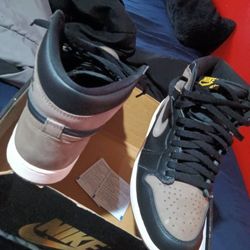 Size 9'' OG Retro Jordan 1s