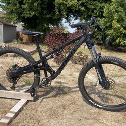 Gravity FSX Boost Mountain Bike, Medium
