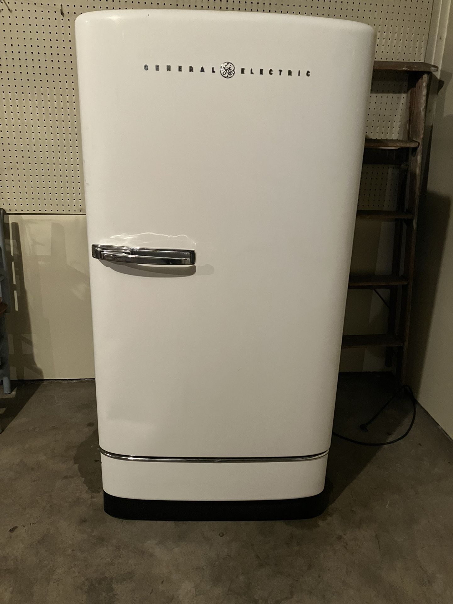 Vintage 1950-60s Refrigerator