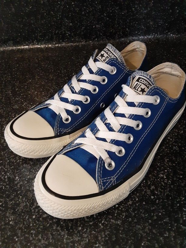 Converse womens 7 Good Condition