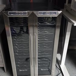 Wine refrigerator