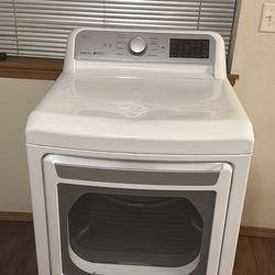 LG dryer in excellent condition🔥