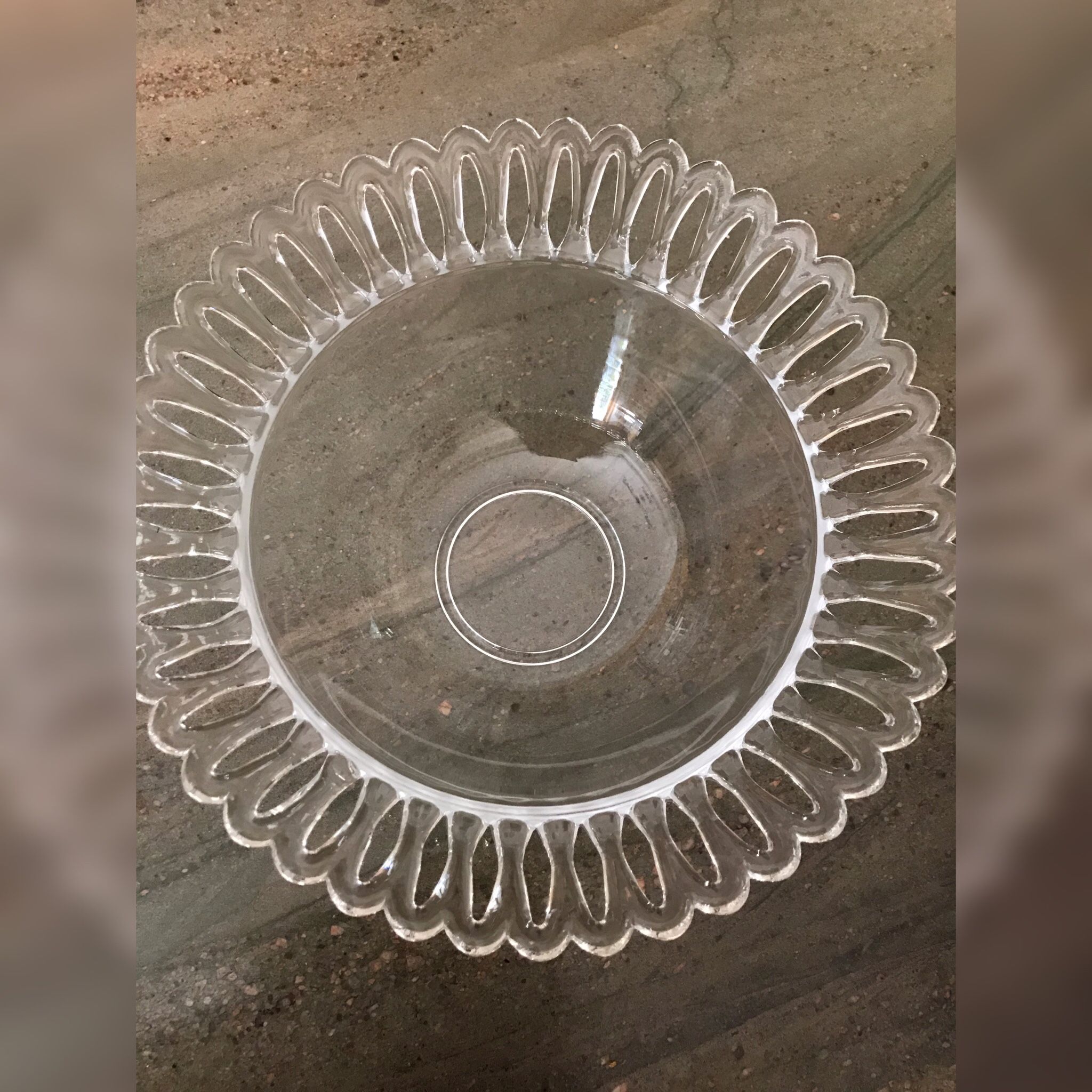 Set Of 4 Plates And 10 Salad Bowls