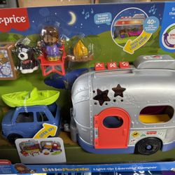 Fisher-Price Little People Light-up Learning Camper Playset