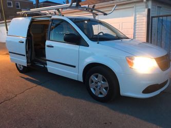 Vendo Dodge Ram vans 2013