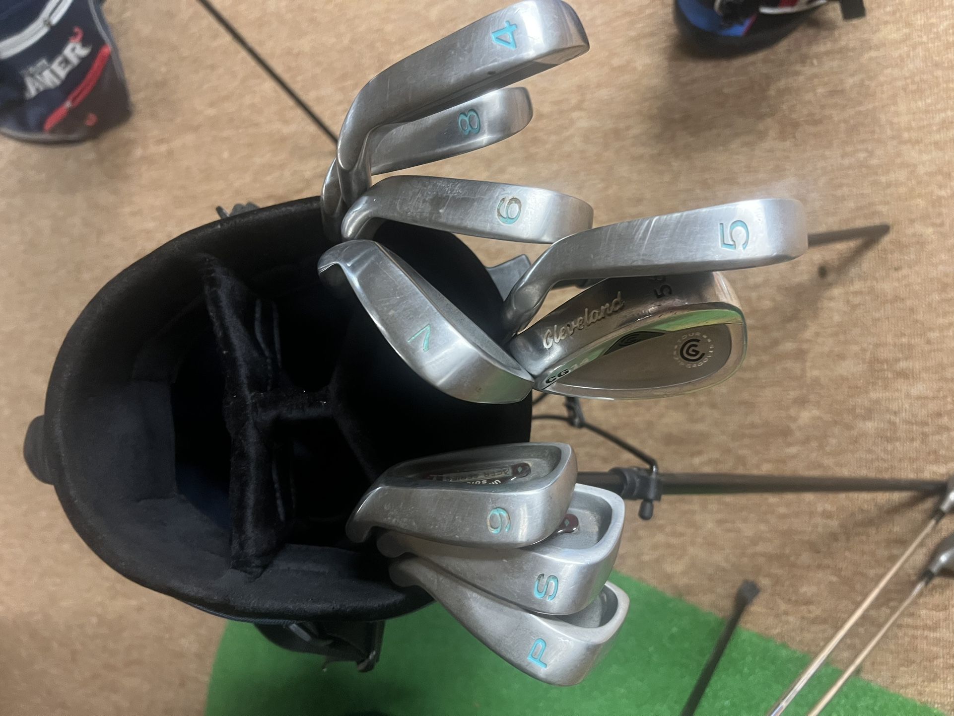 GOLF, women’s , four different full iron sets, including your choice of Bag and Putter, beginners, Uni Flexe shafts, we’ll meet and fit you in person,