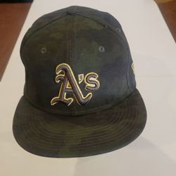 New Era Oakland A's Salute to Service 59FIFTY fitted 7 1/2 dark camo 
pattern New, no tags. Please see photos for details.
100% Polyester.