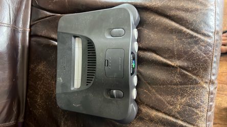 N64 2 controllers NO AV