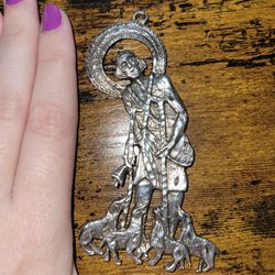 Lazaro Large Medallion 