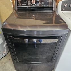 GAS DRYER LG LARGE CAPACITY LIKE NEW  