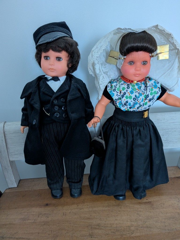 Vintage Dutch Dolls